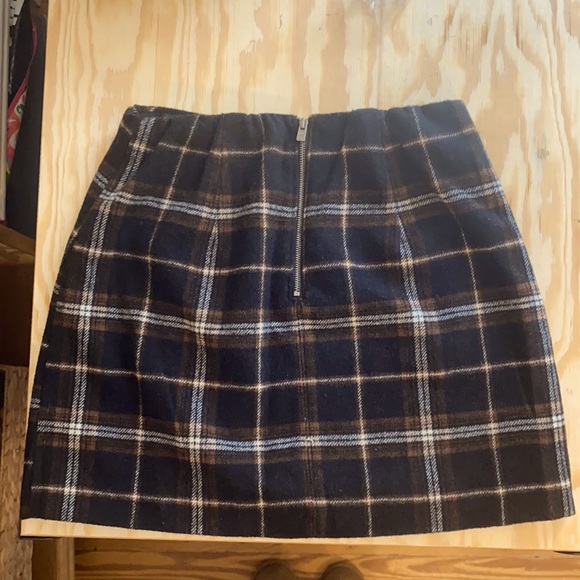 Hollister multicolor plaid skirt, size small - Picture 4 of 4